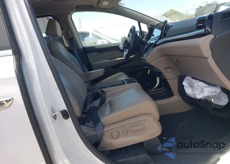 2022 Honda Odyssey Touring z USA, uszkodzony, nr VIN 5FNRL6H81NB052807